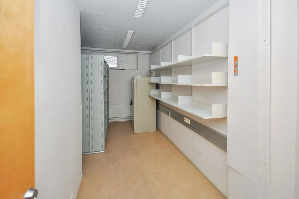 Bureau - Commercial Space with District Heating in Ylitornio