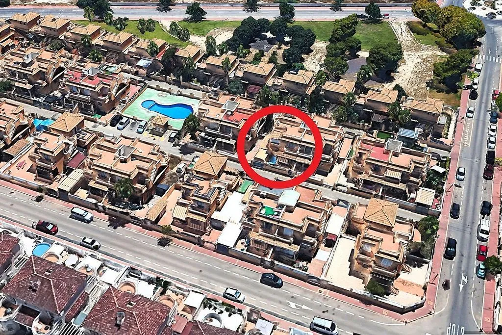 Semi-detached House with Pool in Nueva Torrevieja