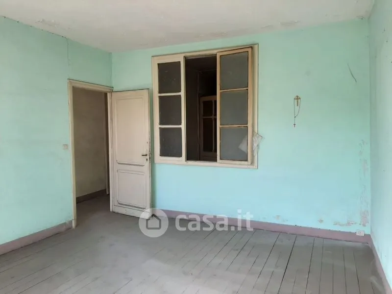 Toad - Terraced House for Renovation in Pettinengo