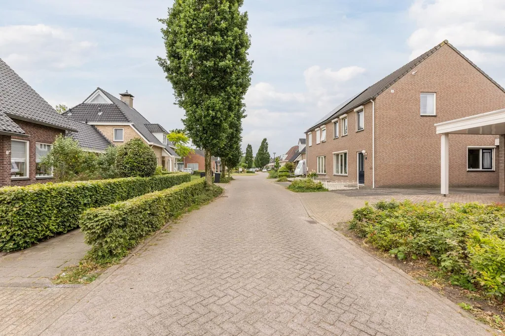 Extérieur - Two-Storey House with Pergola in Loosbroek