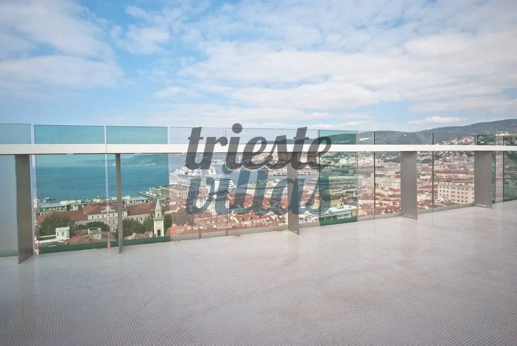 Balcon - Penthouse with Panoramic View in Trieste