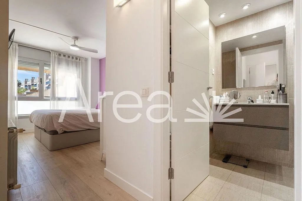 Apartment with Terrace in Parc Central, Mataró