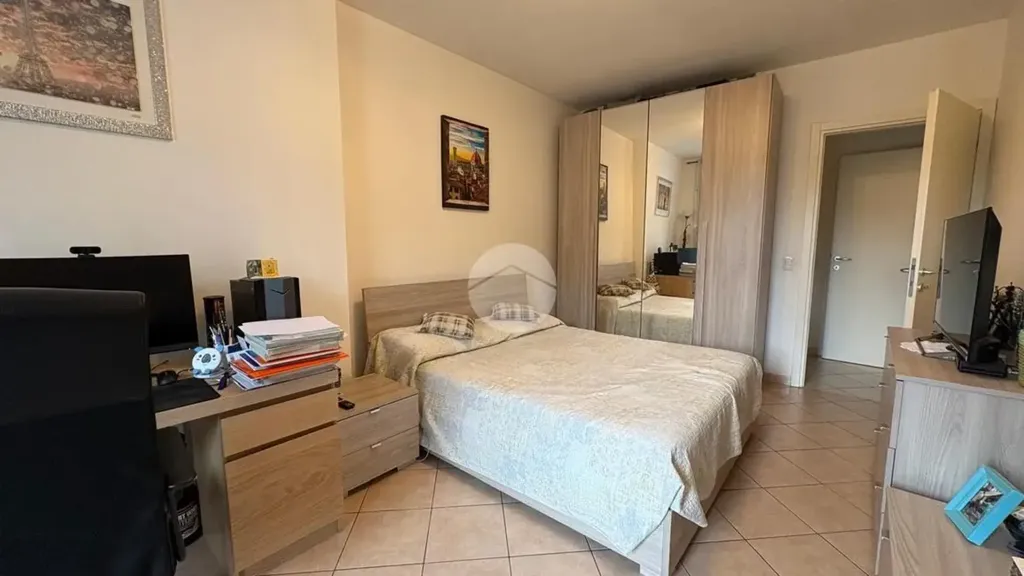 Bedrooms - Modernised Two-Bedroom Apartment in Florence