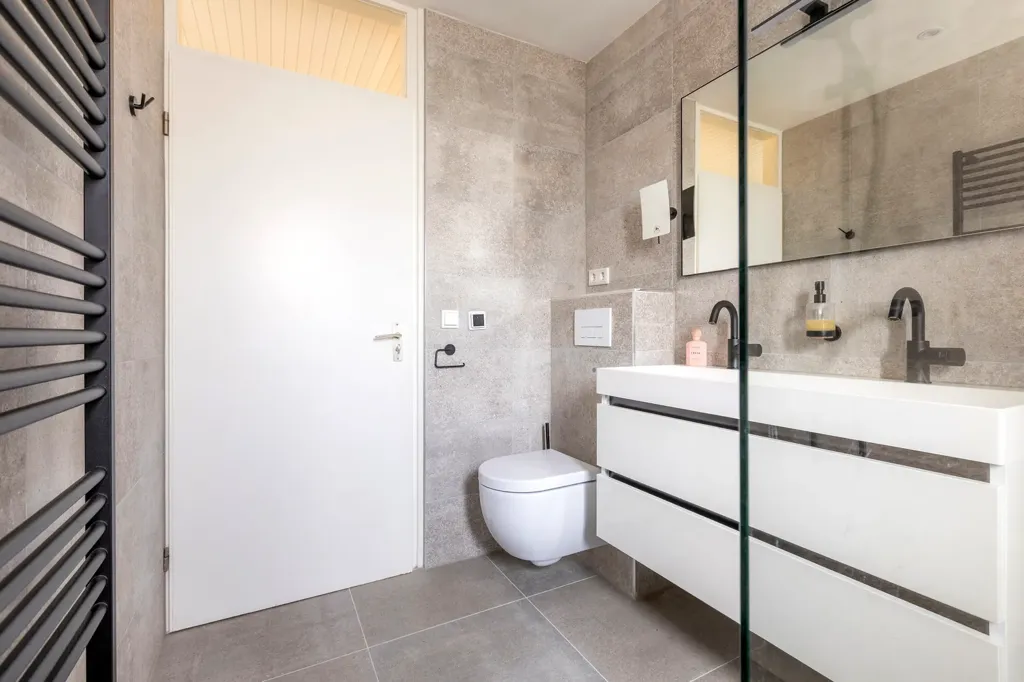 Maison 6 pièces à Ten Boer