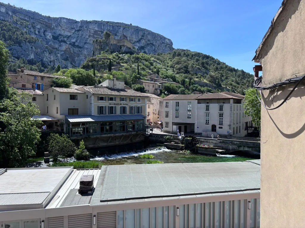 Balcon - Studio de Charme avec Vue sur la Sorgue à Fontaine-de-Vaucluse
