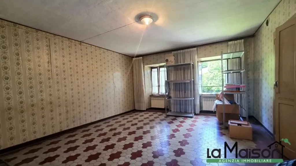 Pièces - Independent House with Private Garden in Lessolo