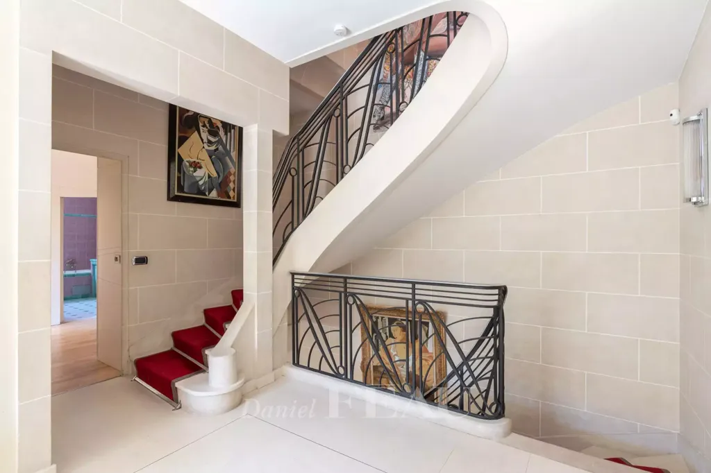 Toad - Mansion with Swimming Pool in Neuilly-sur-Seine