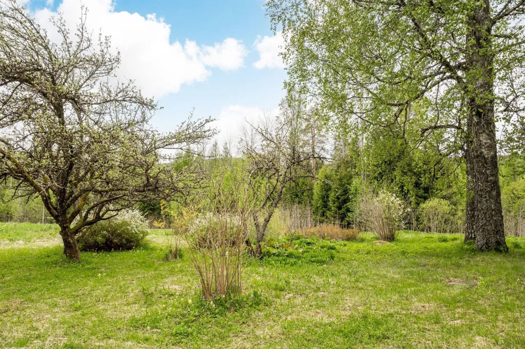 Charming Farm with Water Access in Brunskog