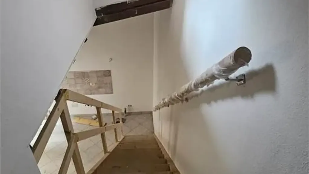 Toad - Terraced House Under Renovation in Cavezzo