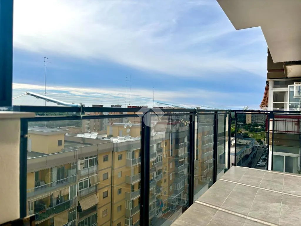 Balcon - Top-Floor Apartment with Balcony in Loseto