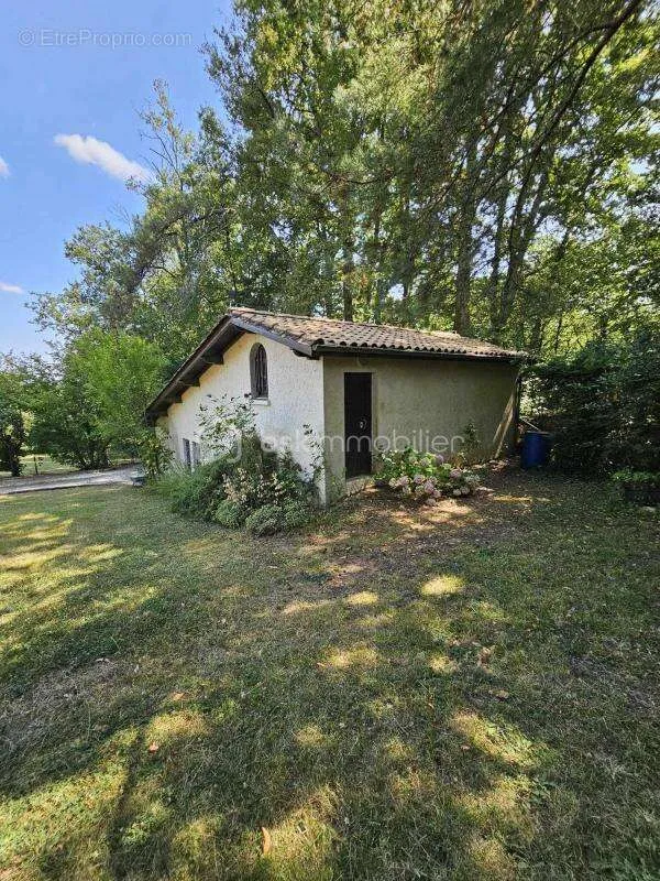 Esterno - Charming House with Garden in Coutras
