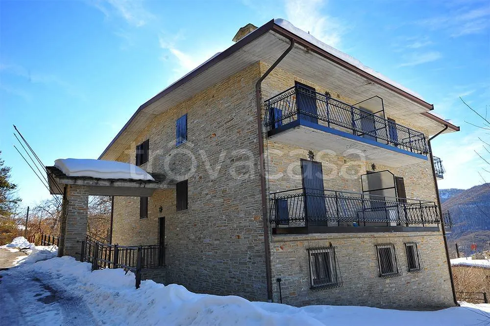Välivaade - Arched Bungalow with Balcony in Roburent