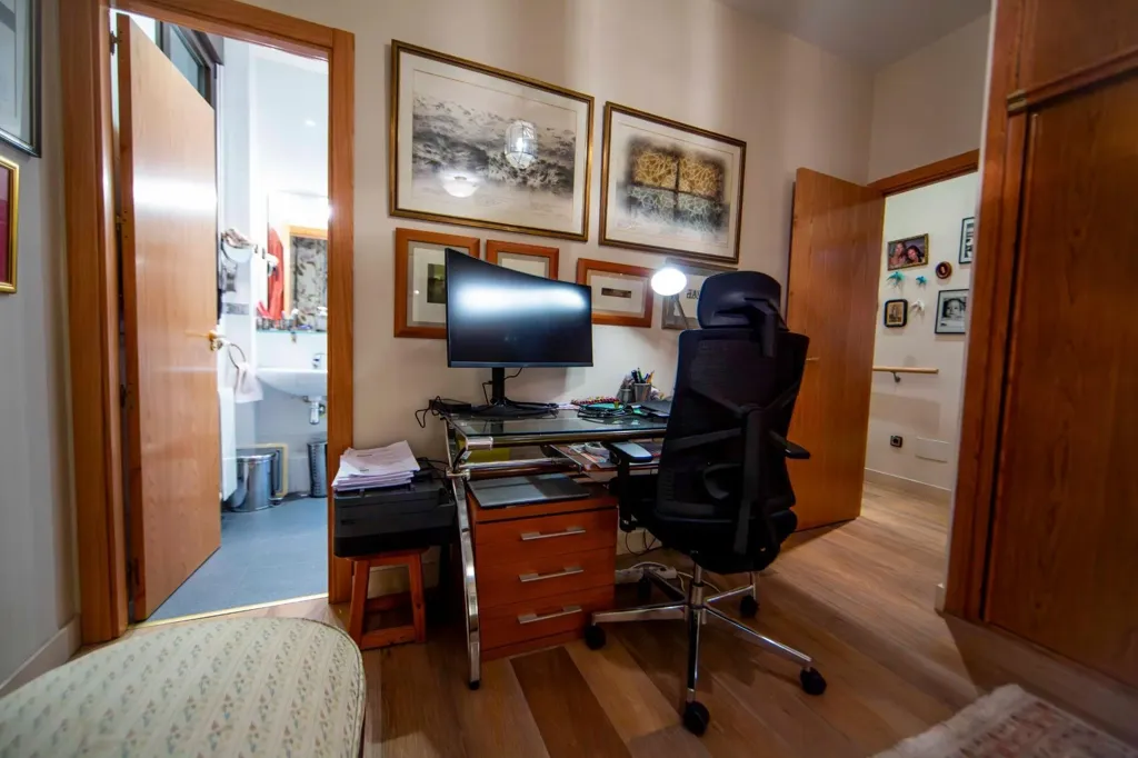 Bureau - Modern Flat with High Ceilings in Acacias, Madrid