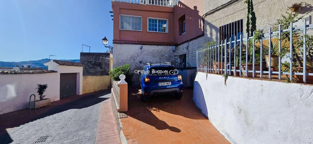 Esterno - Charming Townhouse with Sun Lounge in Ador