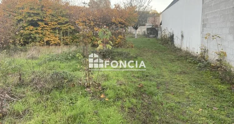 Aed - Buildable Plot with Dual Housing Potential in Morigny-Champigny