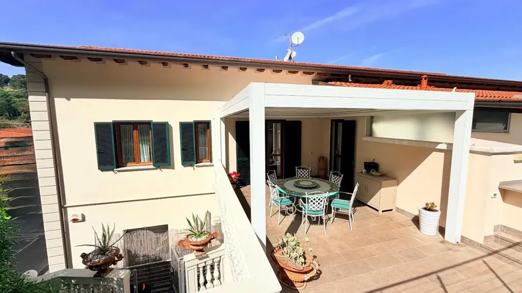 Terrasse - Apartment with Garden in Central Massa