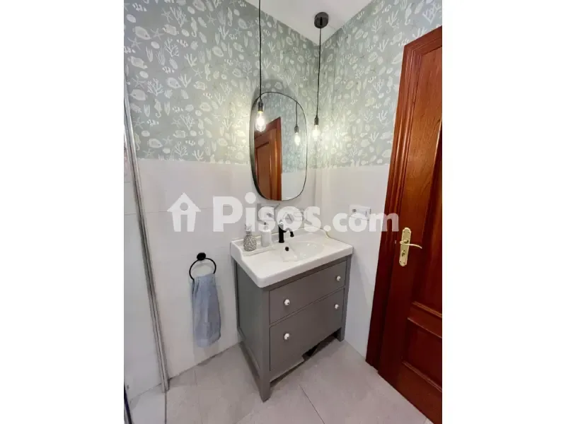 Bathrooms - Modern Flat with Balcony in León