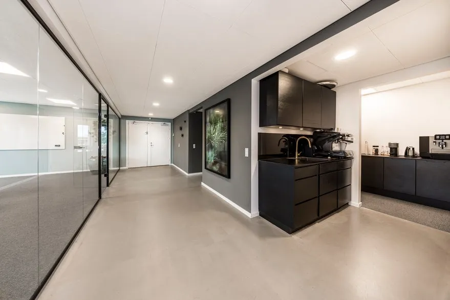 Kabinet - Flexible Office Space with Elevator in City Centre