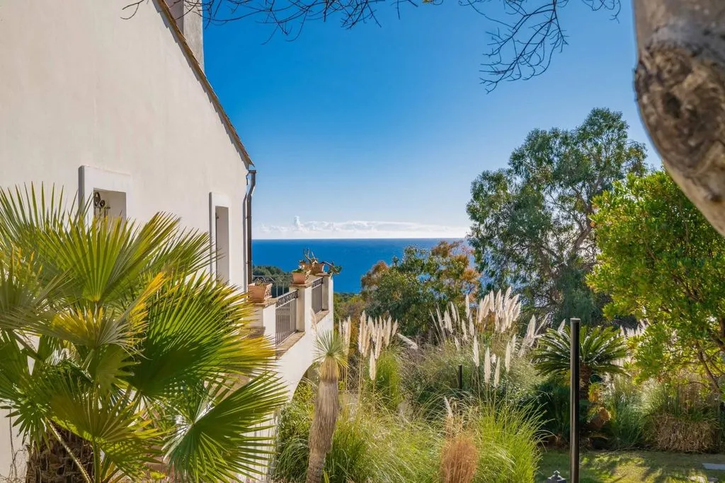 Terrasse - Villa avec Vue Panoramique sur la Mer à Super Cannes