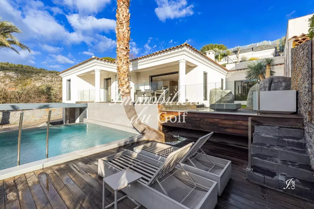 Piscine - Villa Contemporaine avec Piscine à Allauch