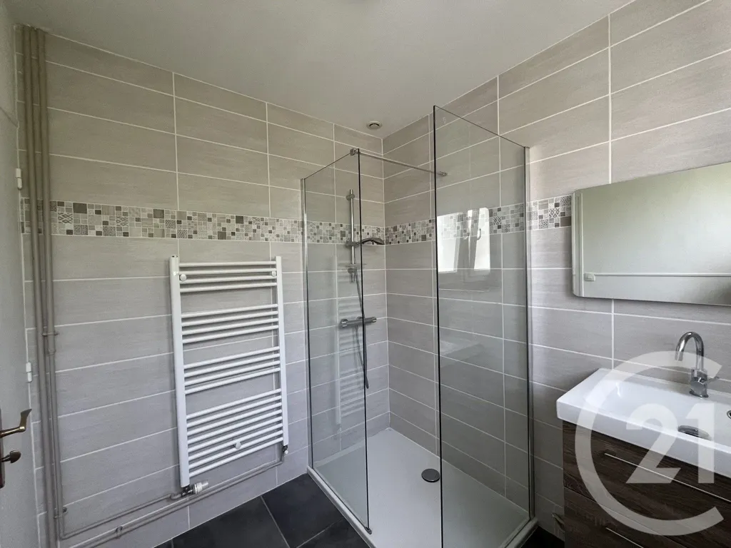 Vannitoad - Detached House with Workshop in Châtellerault
