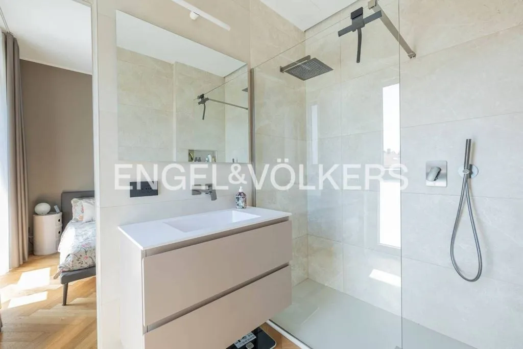 Bathrooms - Luxury Flat with Terrace in Corso Lodi, Milan