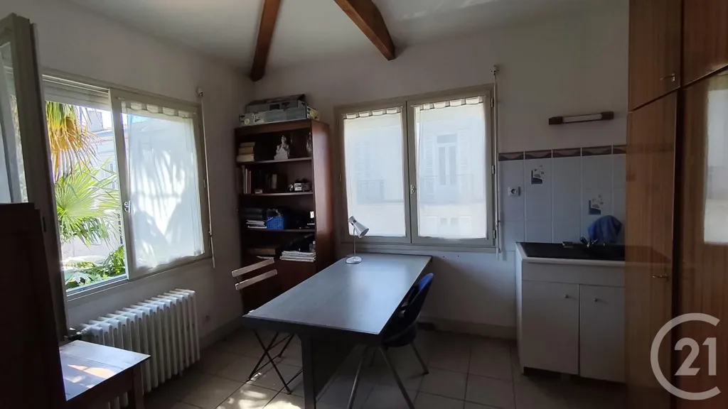 Bureau - Maison de Ville avec Garage à Saintes Rive Droite