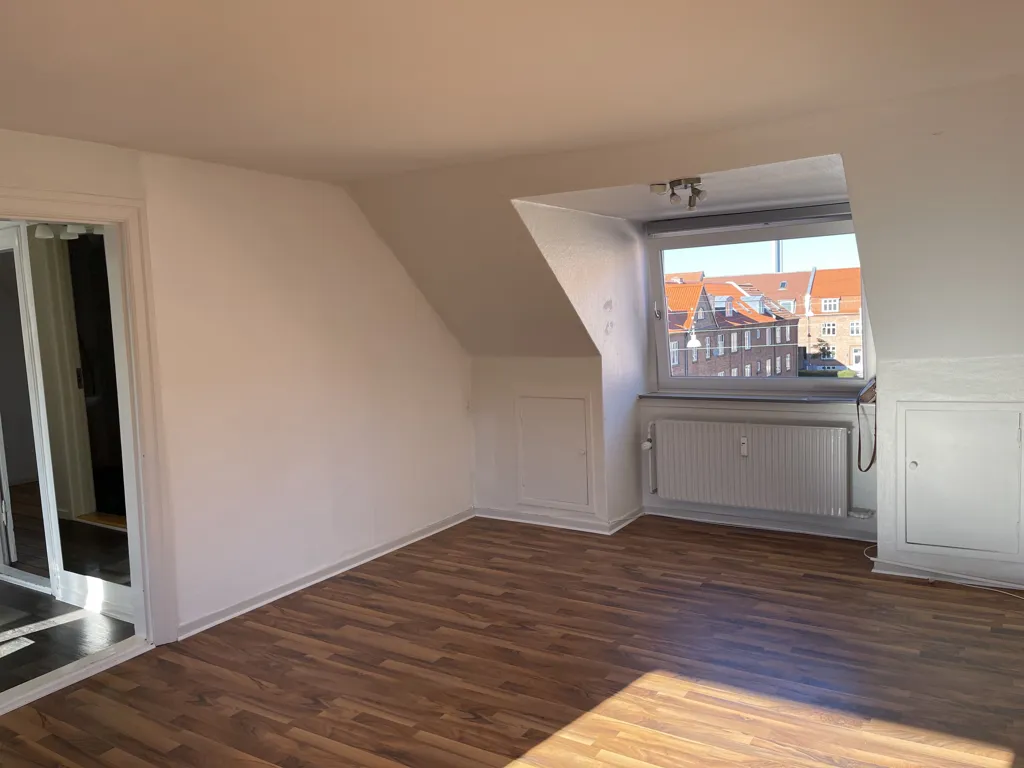 Rooms - Renovated 2-Bedroom Flat near Aalborg Centre
