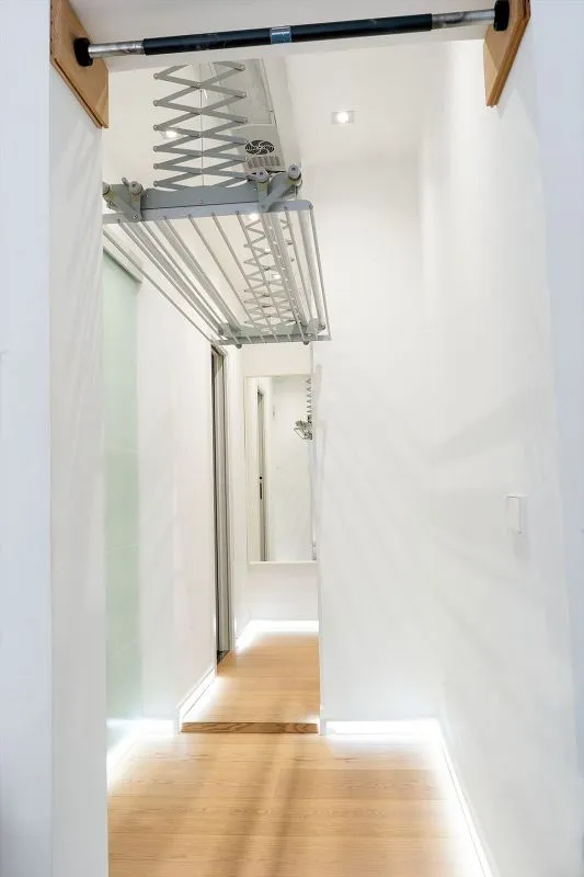 Entrée - Fully Renovated Flat with Balcony in Trafalgar