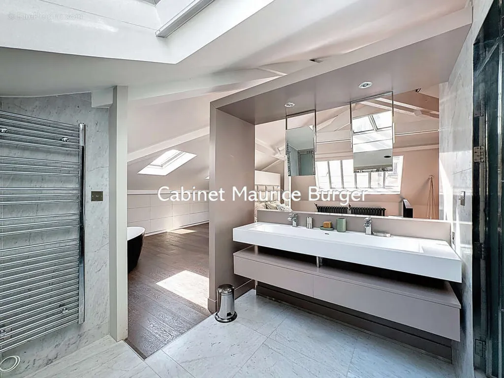 Vannitoad - Architectural Loft in 2nd Arrondissement, Paris