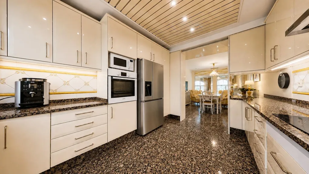 Cuisine - Luxury Chalet with Pool in El Serrallo, Granada