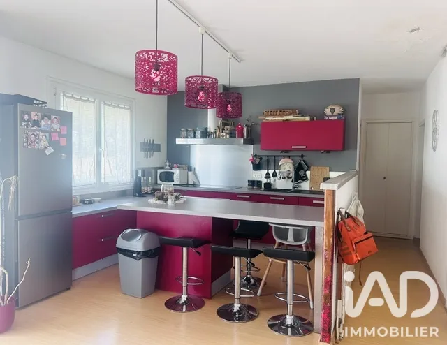 Cuisine - Maison avec Terrasse et Vue Dégagée à Montluçon