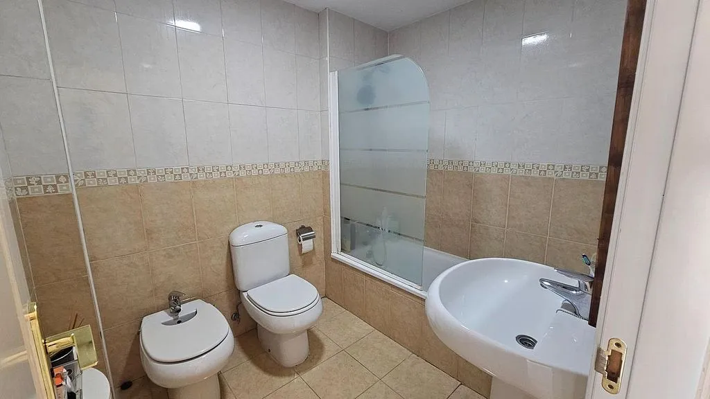 Salles de bain - Semi-detached House with Pool in Benalmádena