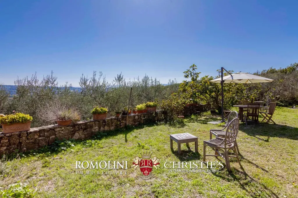 Garden - Villa with Vineyard and Pool near Florence