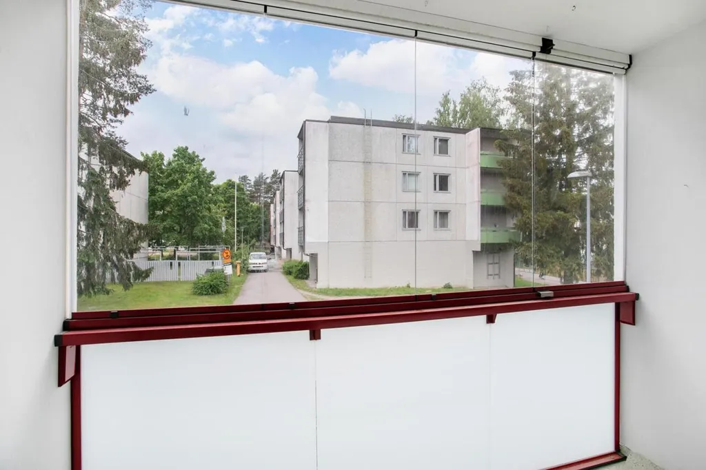 Rõdu - Spacious Two-Bedroom Flat with Balcony in Vantaa