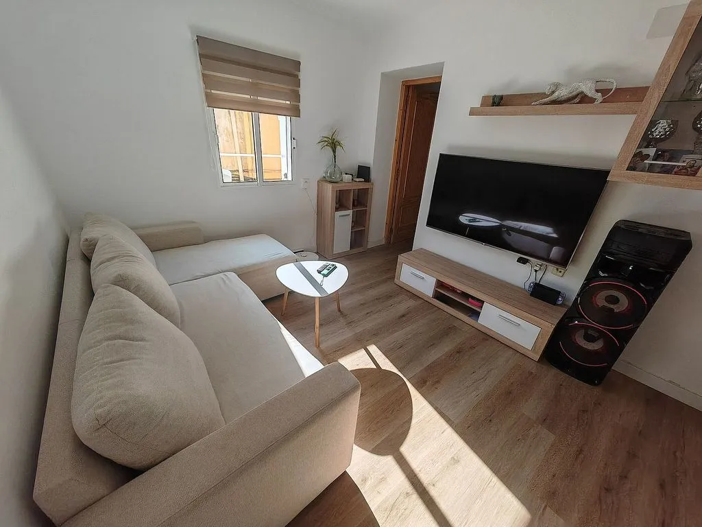 Elutuba - Fully Renovated Townhouse with Terrace in Agost
