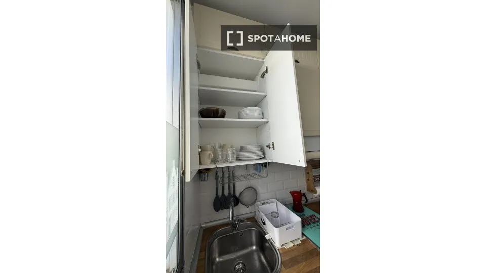 Kitchen - 1-Bedroom Apartment in Pacifico, Madrid