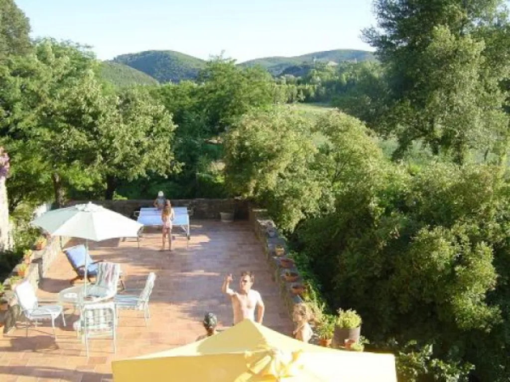 Terrasse - Mas du 18e avec 6 Appartements et Piscine à Alès