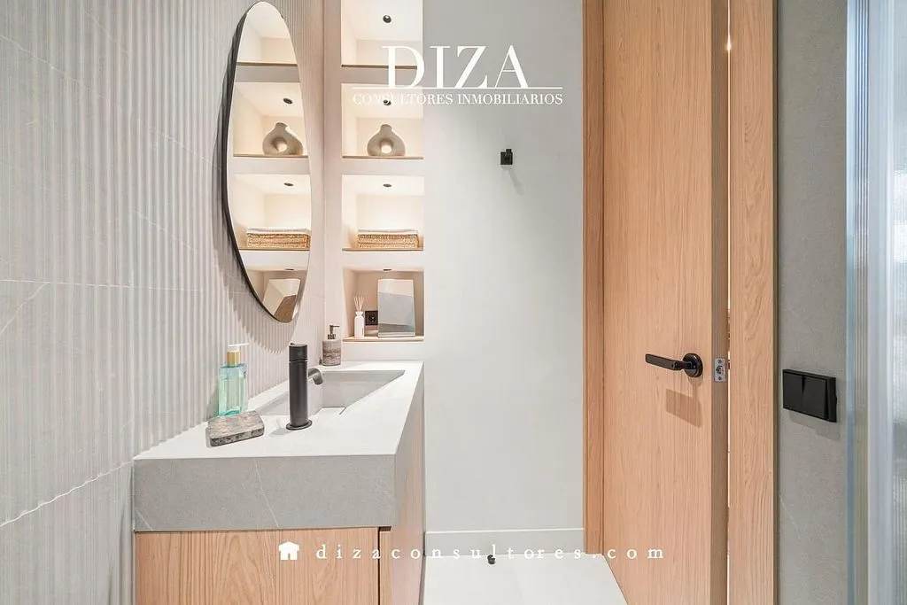 Salles de bain - Penthouse with Garden View in Salamanca