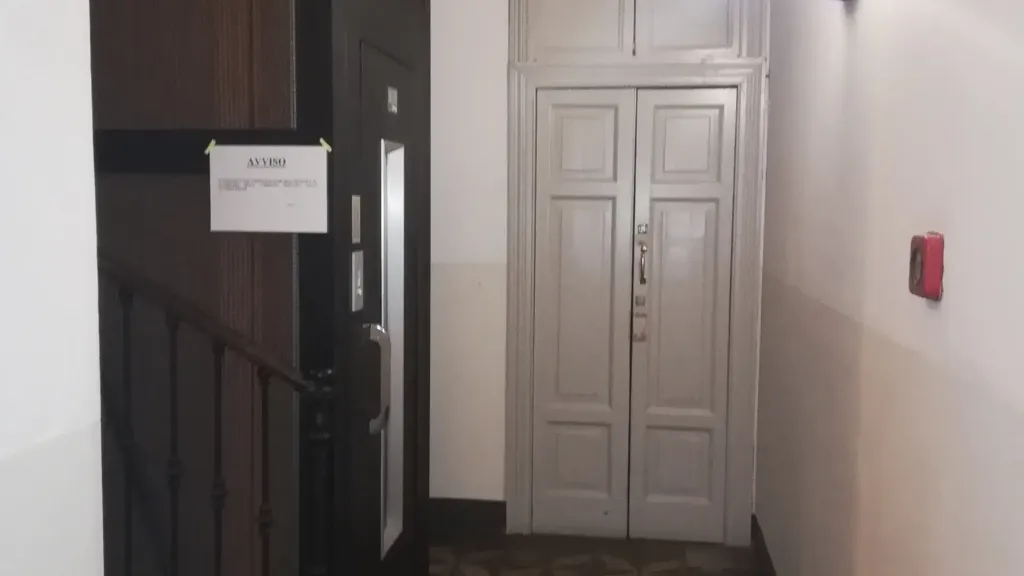 hallway_entrance