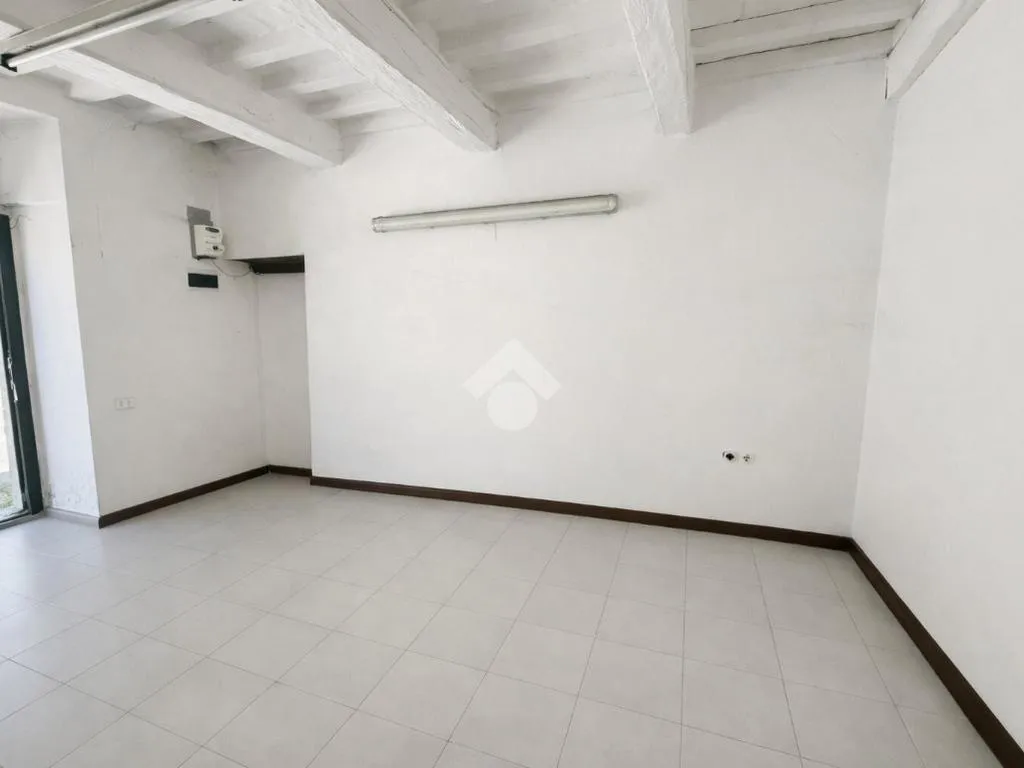 Pièces - Ground Floor Studio with Dual Access in Gubbio