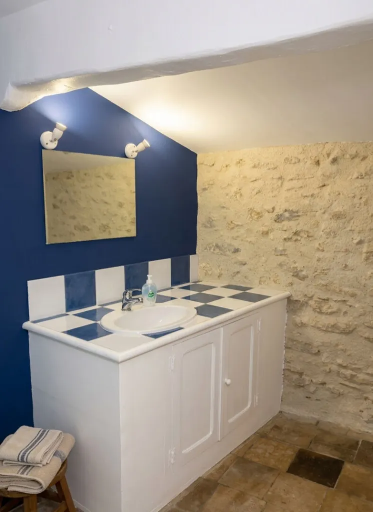Salles de bain - Maison de Village avec Piscine à Maureilhan