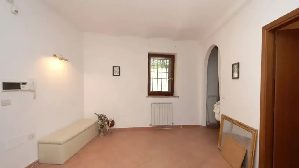 Esik - Trilocale with Garden in Perugia