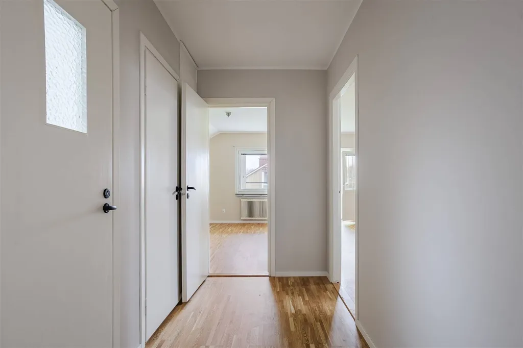 Esik - Charming Flat with Balcony in Granlo