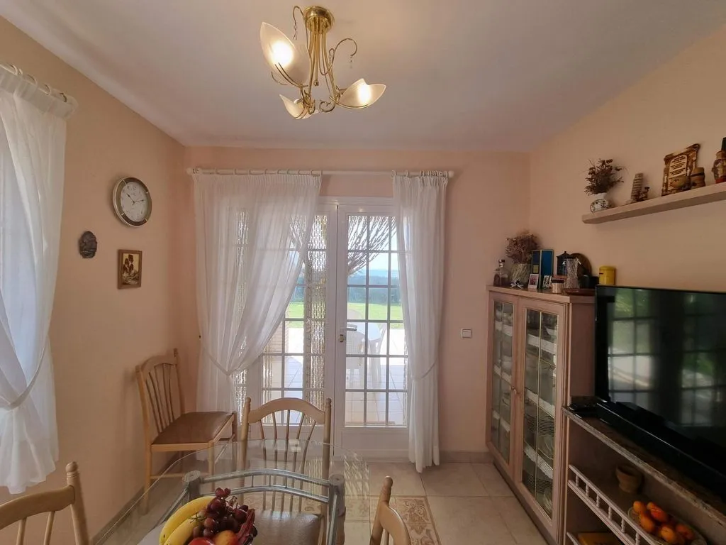 Söögituba - Chalet with Sea Views in L'Ametlla de Mar