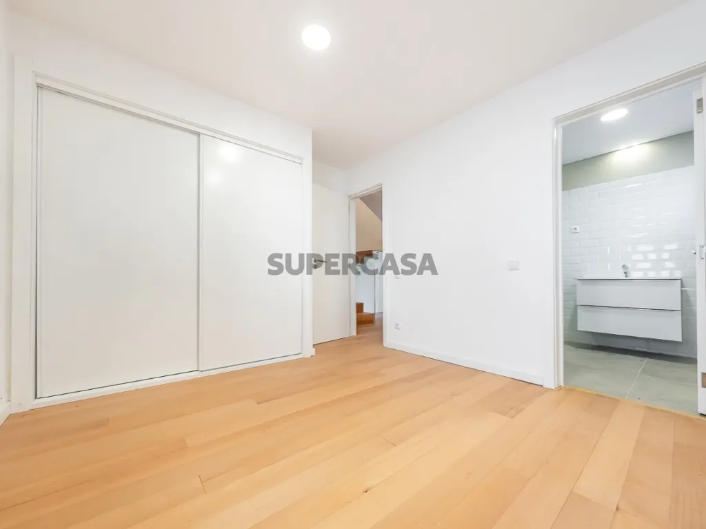 Toad - Luxury Detached House with Pool in Setúbal