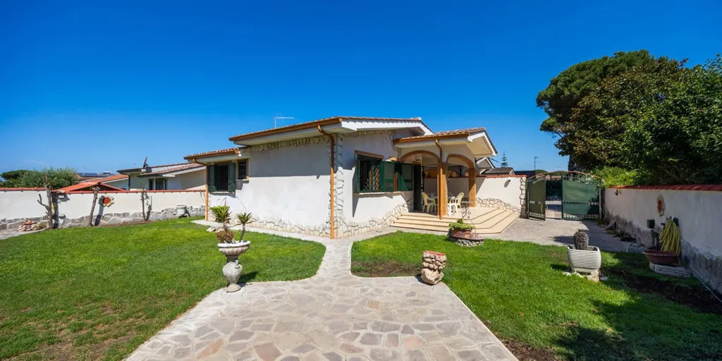 Aed - Single-Family Villa with Garden in Ardea