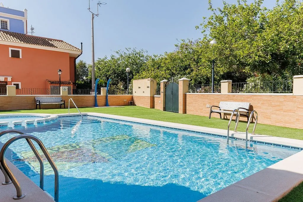 Bassein - Terraced House with Pool in Señorío de Roda