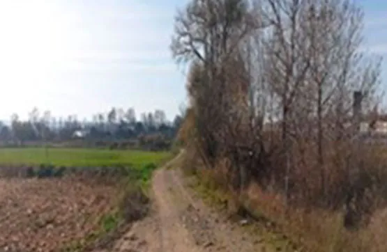 Aed - Buildable Land in Zaragoza with Growth Potential
