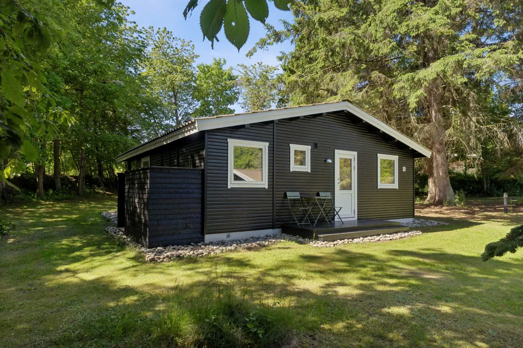 Välivaade - Renovated Holiday Home with Garden in Hundested